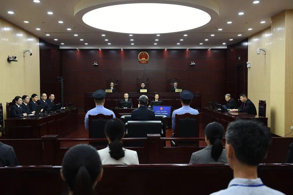 姜杰受贿2.25亿一审死缓，警示录揭示坠落之路与人生转折点