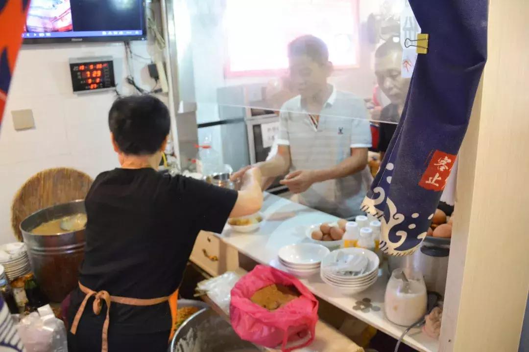 最新交通事故新闻及其背后的故事与小巷特色小店揭秘