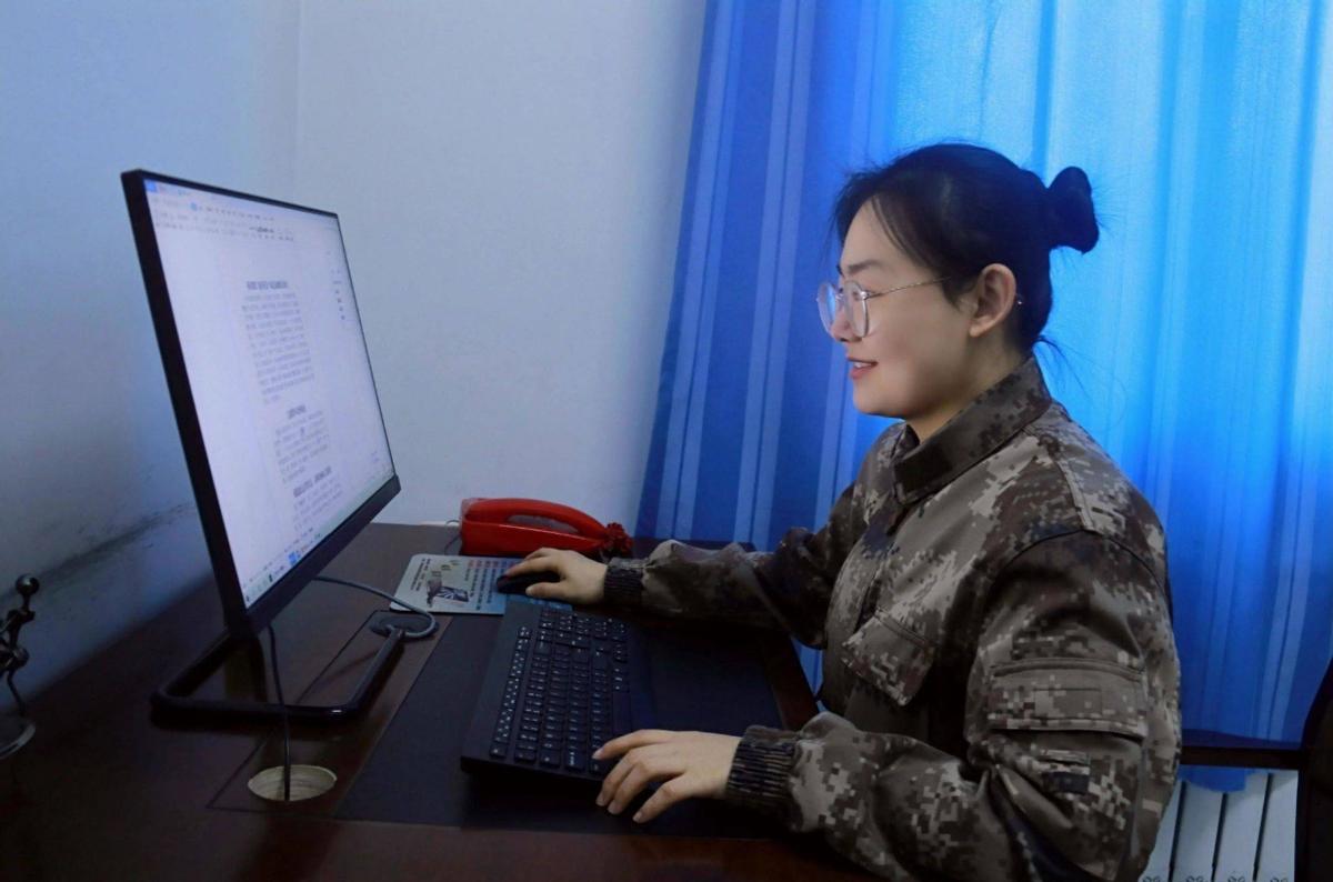 小度最新款，开启智慧生活之门，自信与成就感的源泉