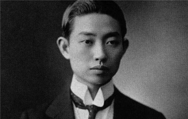 男子酒后误付高额车费，意外发现小巷特色小店的故事