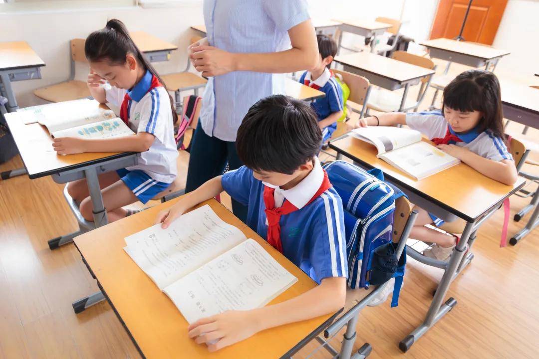 学诚最新动态，温馨有趣的日常故事揭秘