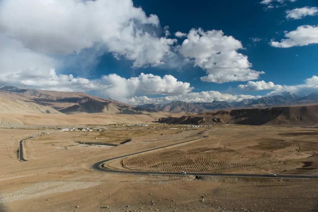 铁路涨薪消息激发探索自然美景之旅启程！
