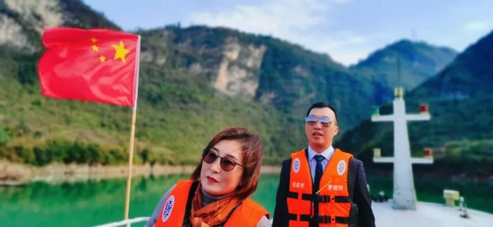 温纯青的自然之旅，寻找内心的平和与喜悦
