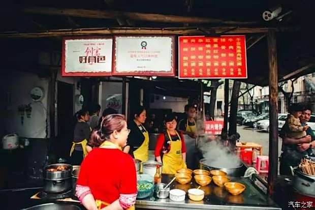 刘淑云居士探寻小巷美食，隐藏的美食天堂最新视频