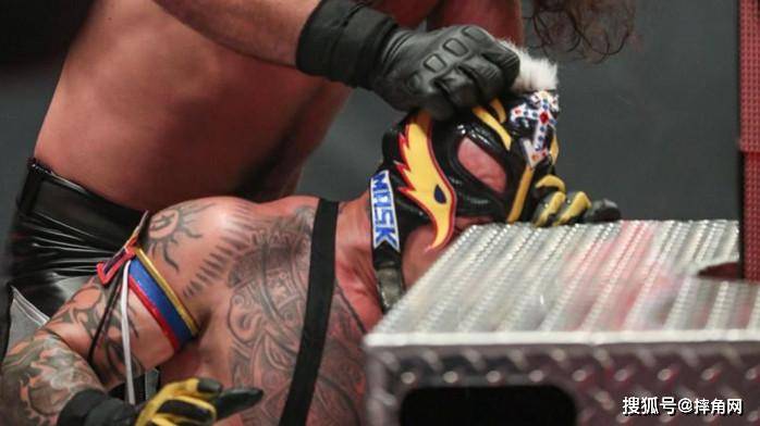 WWE最新动态与小巷摔跤狂热及特色小店的独特魅力