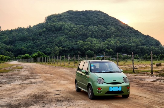 奇瑞QQ最新车型，自然美景的治愈之旅探索者