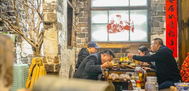 下载最新客户端，探索小巷美食天堂的必备工具
